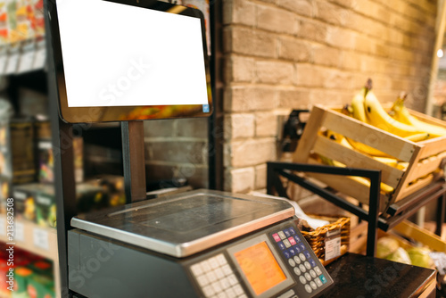 Canvastavla Electronic scales in food store, nobody