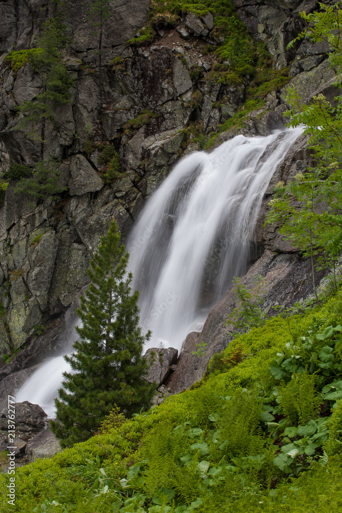 Obraz premium Waterfall in Tatra mountains. Morskie oko. 