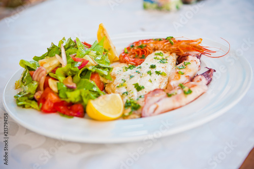 Блюдо рыба и морепродукты / Grilled fish and seafood