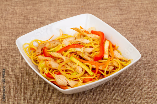 Wok noodle with pork and vegetables