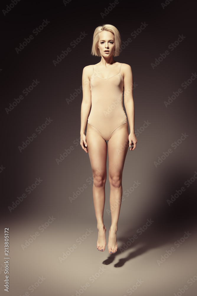 Fototapeta premium slim girl jumping