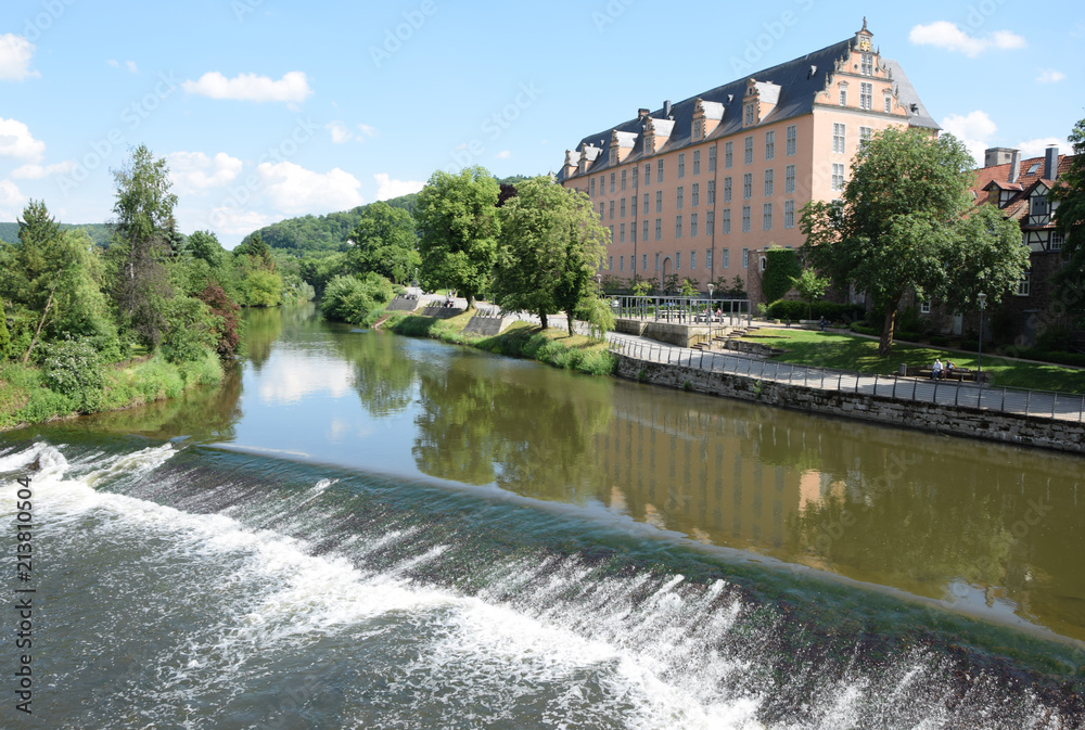 Fototapeta premium Werra und Welfenschloss in Hannoversch Münden