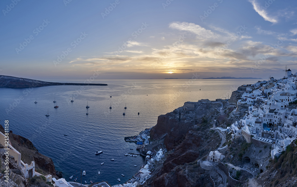 Fototapeta premium Greece. Santorini. The city of Oia. The sun went down