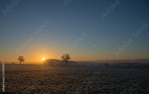 Sunrise on a cold winter day © Abambo