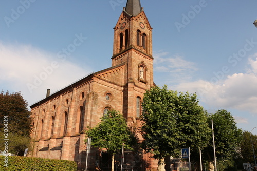 Die katholische Pfarrkirche St. Bernhard im Zentrum von Schopfheim im Schwarzwald photo