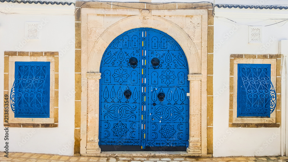 Fototapeta premium Ornate blue door. Sidi Bou Said, Tunisia