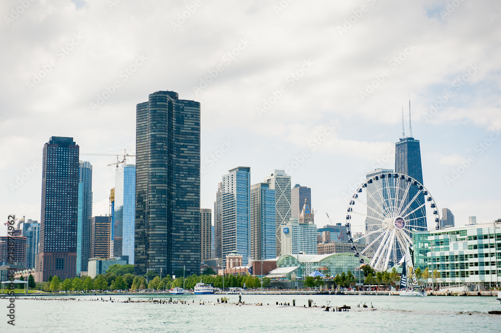 Fototapeta premium Chicago from the water
