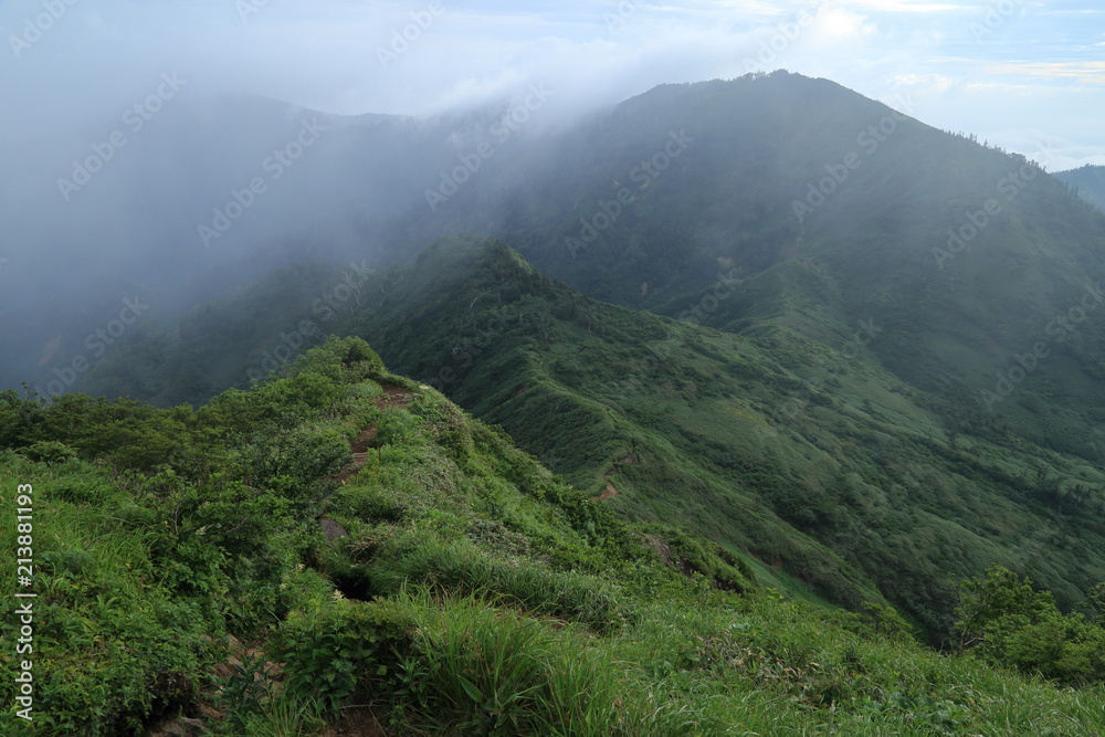 苗場山の祓川コースからの風景 / Mountainscape at Mount Naeba 苗場山の祓川コースからの風景 / Mountainscape at Mount Naeba