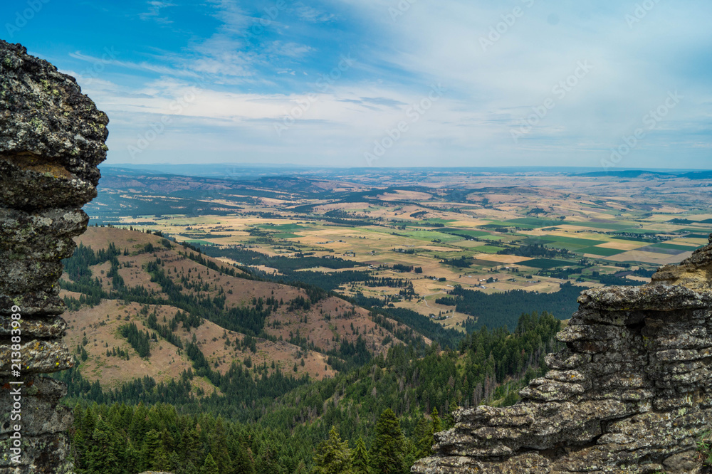 Naklejka premium Grande Ronde Valley widziana z Skyline Road w pobliżu La Grande, Oregon, USA