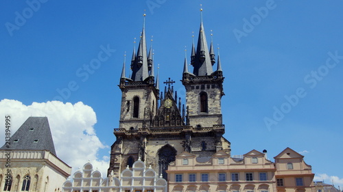 Kościół Marii Panny przed Tynem - zabytkowy gotycki kościół w Pradze, we wschodniej części Starego Miasta - widok z rynku