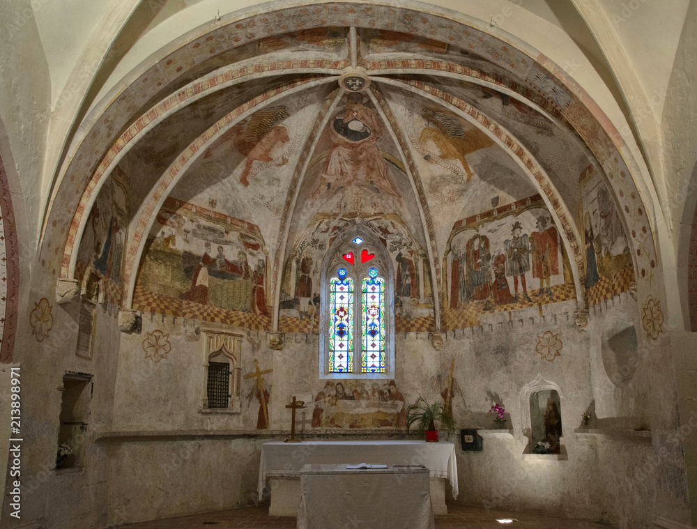 Fresques dans la chapelle Notre-Dame de Beaumont, La Chapelle-du-Châtelard, Ain, France