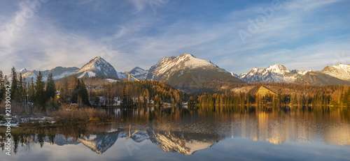 Fototapeta Naklejka Na Ścianę i Meble -  Mountain lake Strbske Pleso in winter scenery - high resolution panorama