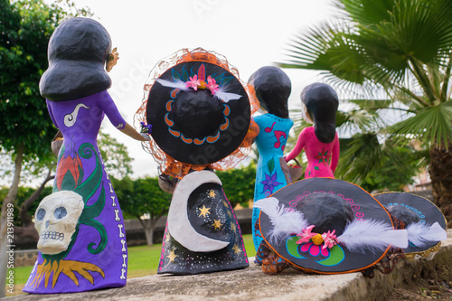 Catrinas de  Espalda Papel mache artesanía mexicana del dia de muertos