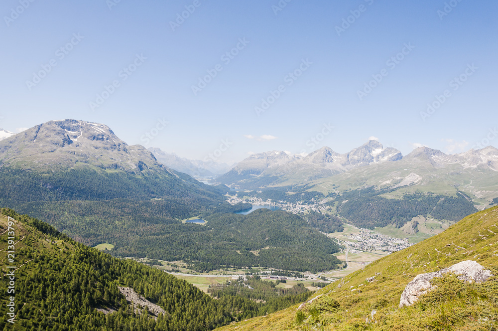 St. Moritz, Muottas Muragl, Seenplatte, Oberengadin, Rosatschgruppe, Piz Nair, Piz Julier, Stazerwald, Stazersee, Wanderweg, Alpen, Graubünden, Sommer, Schweiz