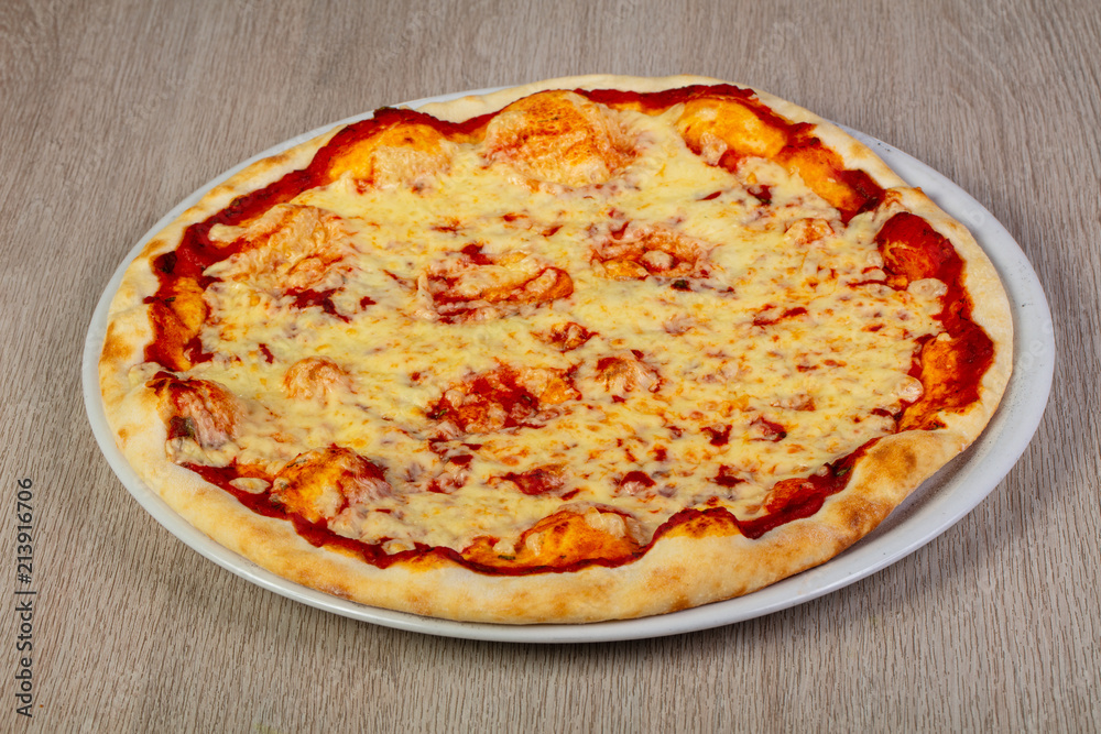 Pizza Margarita with cheese