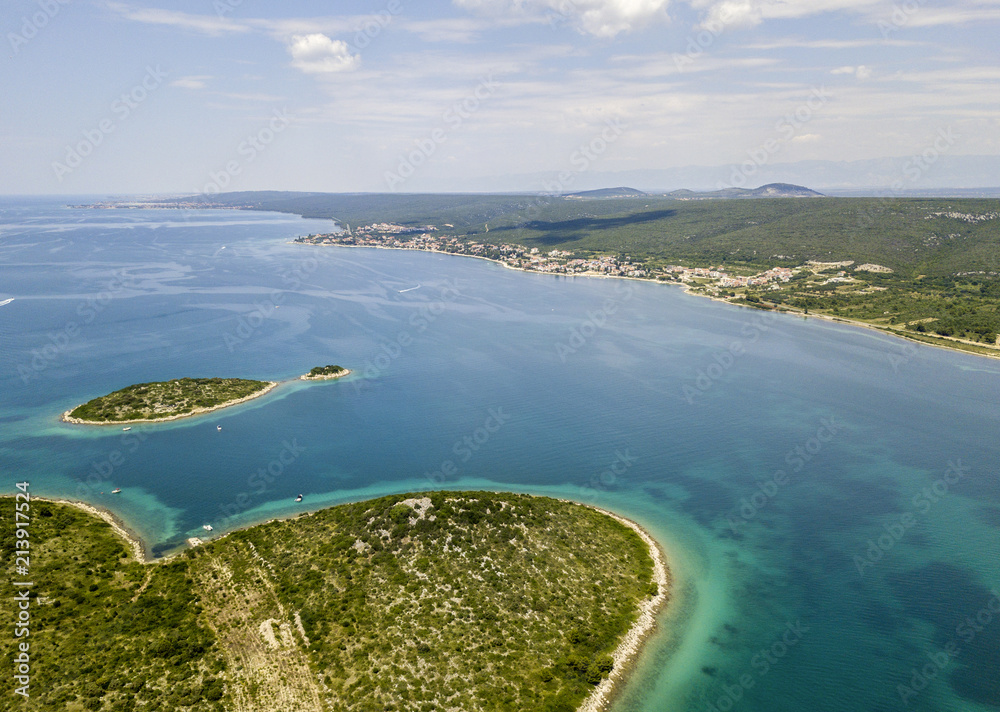 Vista aerea dell’isola a forma di cuore, Croazia, isola degli innamorati, Otok Galesnnjak, isolotto, scoglio. Chiamato anche otok za Zaljubljene, isola dell’amore. Comune di Torrette
