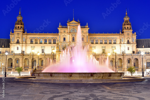 Central building and fountain at Plaza de Espana, Parque Maria Luisa, Seville, Spain