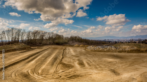 Chantier dans les champs