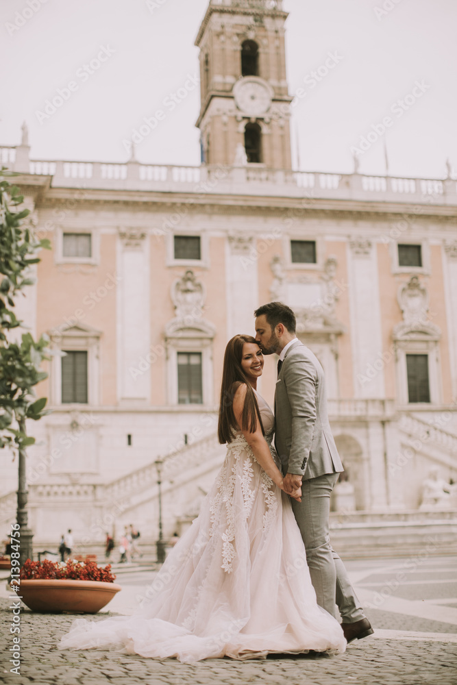 Wedding couple in Rome, Italy