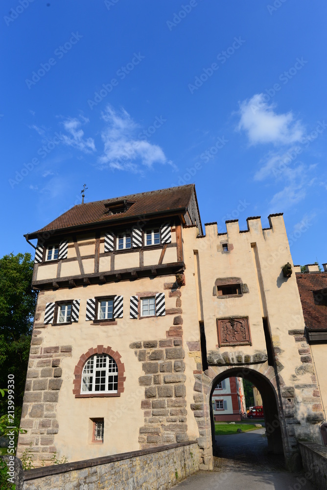 Oberes Tor und Torhaus von Schloss Beuggen in Rheinfelden (Baden)