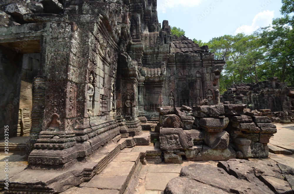 Fototapeta premium cambodia ancient hindu temple angkor ruins stone asia