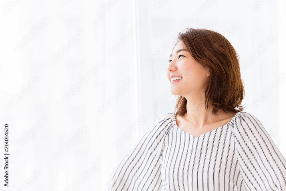 リラックスする女性