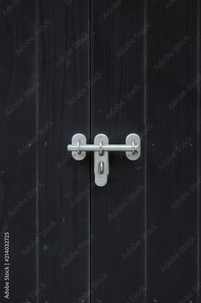 Obraz premium 黒い扉