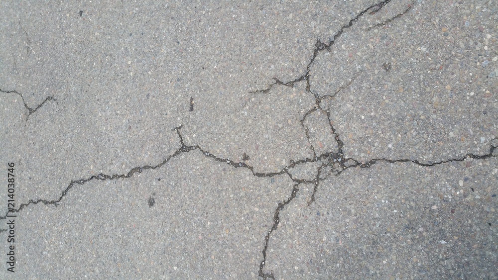 Obraz premium cracked and split road