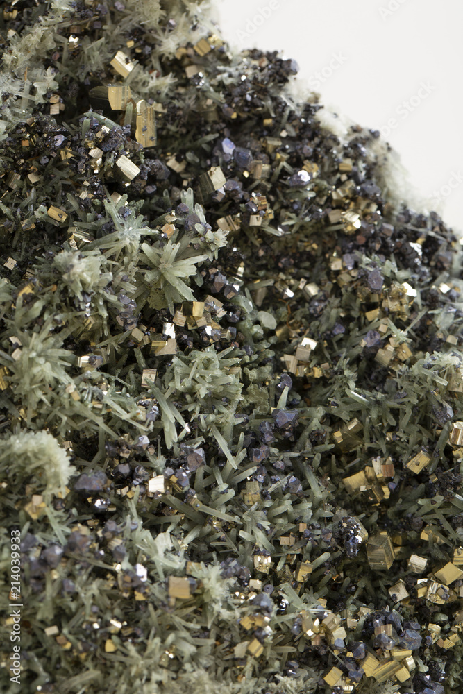Pyrite mineral crystal/pyrite mineral crystal Pyrite mineral crystal/pyrite mineral crystal