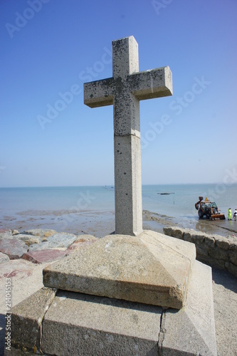 Noirmoutier - la croix à l'entrée du Gois