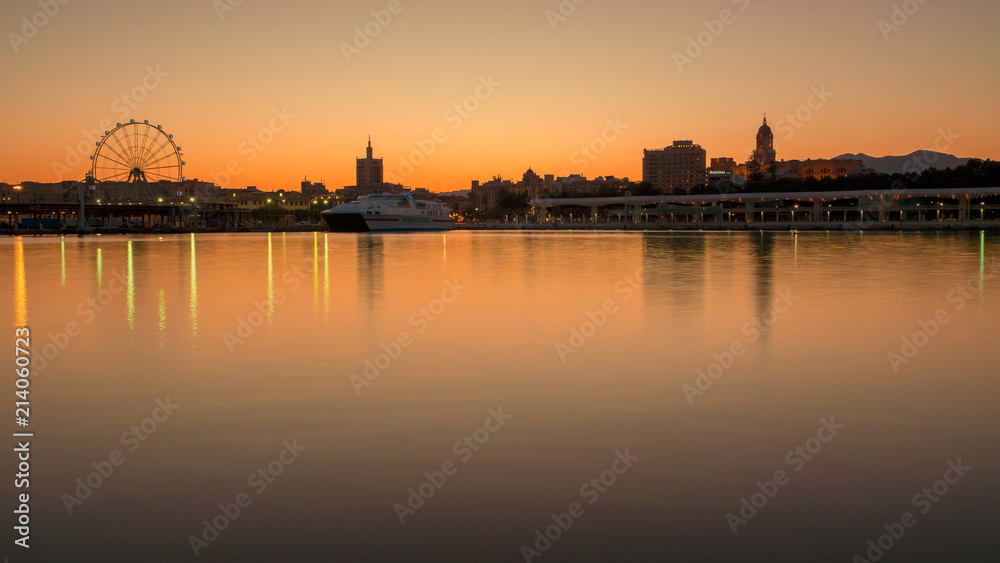 Naklejka premium Málaga Skyline