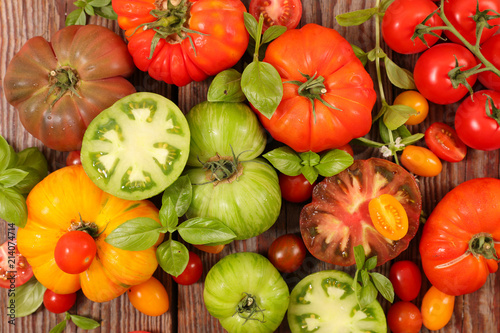 assorted variety of tomatoes