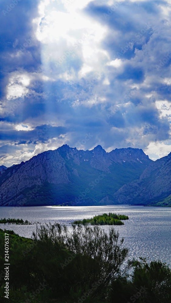 Embalse de Riaño, Comunidad de Castilla y León, España