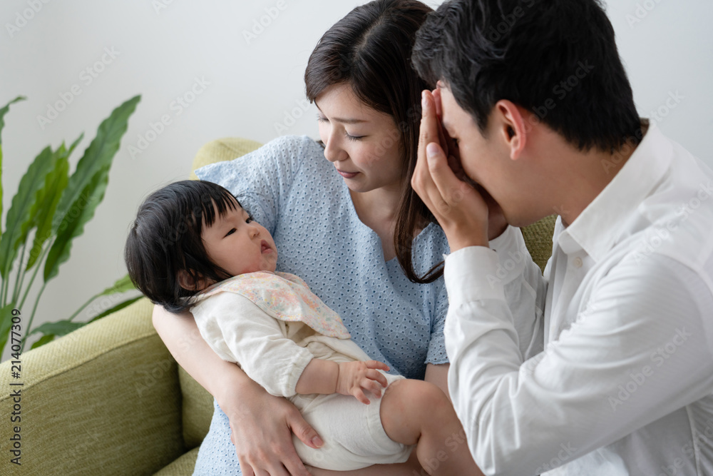 家族イメージ あやす いないないばあ パパ 父親 Stock Photo Adobe Stock