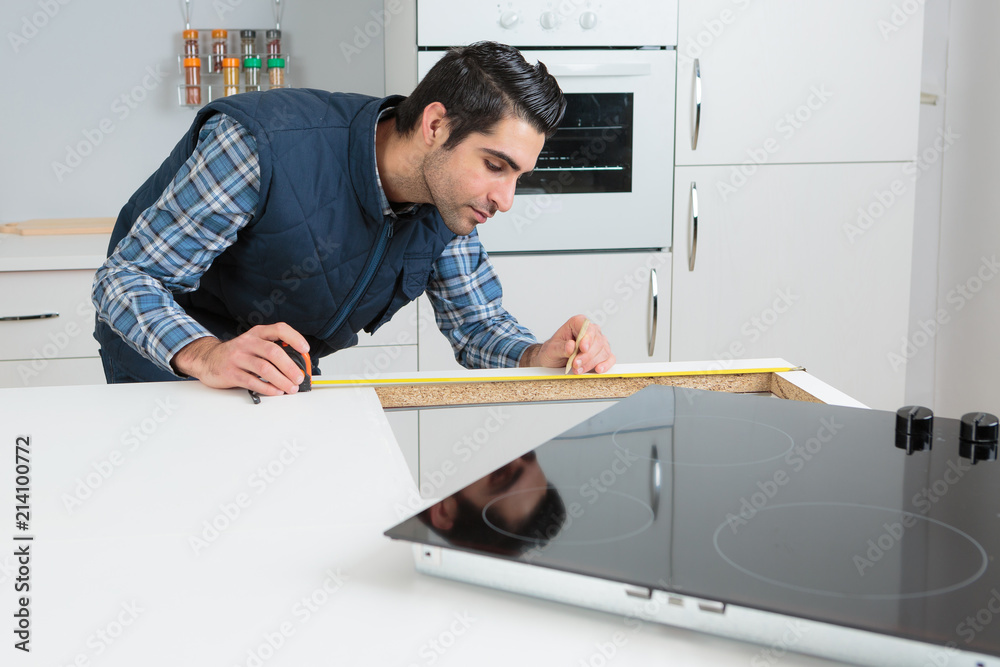 installing an electronic cooker