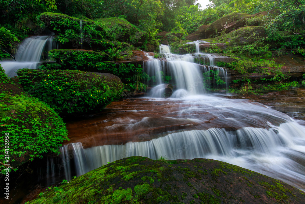 Obraz premium Tad-Wiman-Thip waterfall, Beautiful waterfall in Bung-Kan province, ThaiLand.