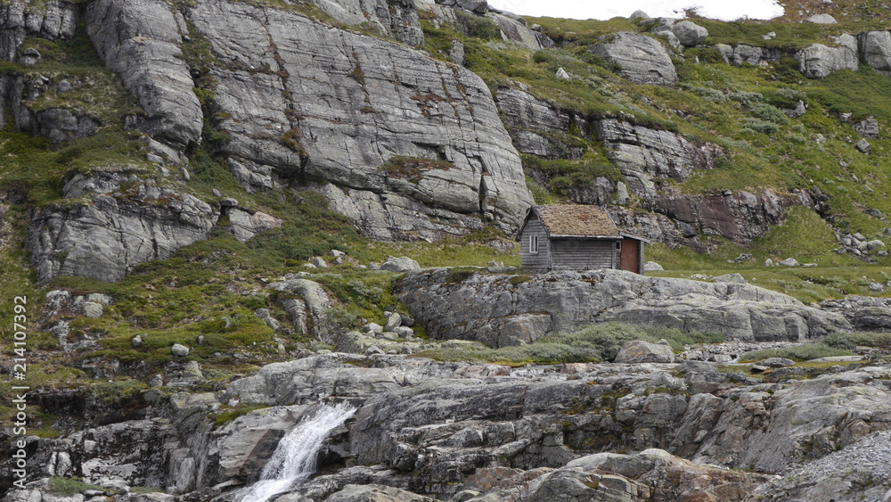 Wasserfall / Energiegewinnung am Dravladalsvatn, Folgefonna Gletschergebiet, Norwegen Wasserfall / Energiegewinnung am Dravladalsvatn, Folgefonna Gletschergebiet, Norwegen