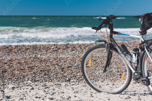 Obraz na płótnie Bicycle and the sea w salonie