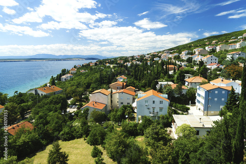 The town and traditional favorite resort, the largest on the Croatian seaside (5,800 inhabitants), 37 km southeast of Rijeka.