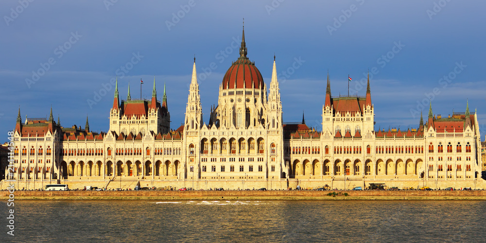Fototapeta premium The Hungarian Parliament Building
