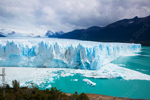 Glacier Perito Moreno and mountains © JackF