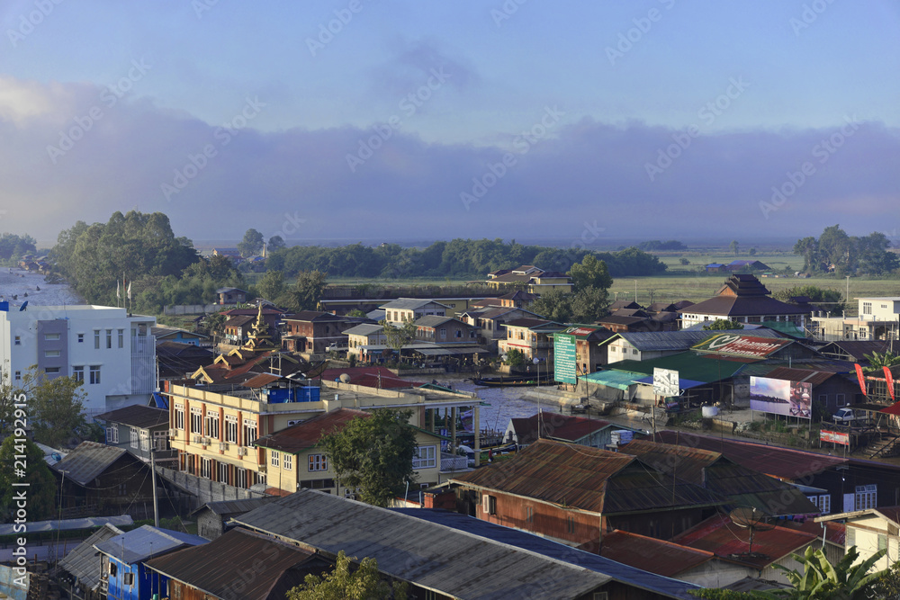 Aussicht vom Hotel auf Nyaungshwe, Inle-See, Shan-Staat, Myanmar, Asien