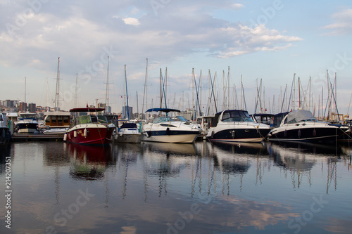 wharf and yacths in Pendik marina in İstanbul © Tunahan-Erkal