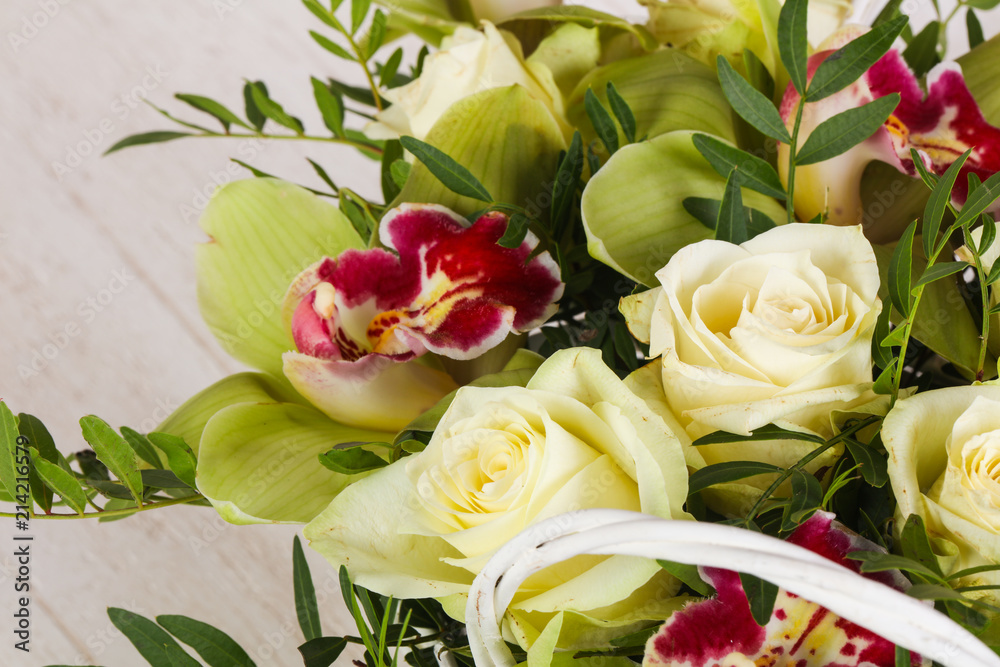 Fototapeta premium Fresh roses bouquet