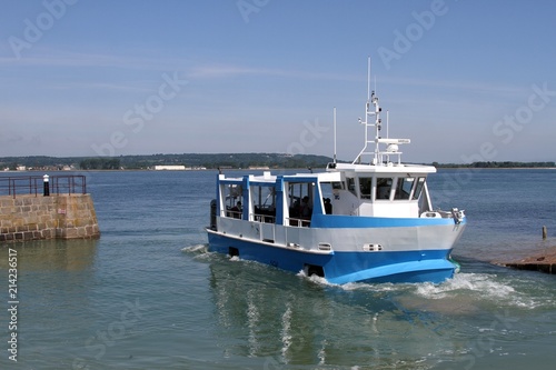 bateau promenade amphibie reliant Saint Vaast la Hougue à l'île de Tatihou dans le Cotentin,Normandie,Manche