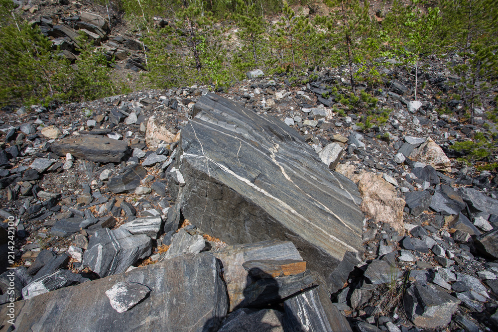 Quartz and mica ore open pit quarry mining technology Quartz and mica ore open pit quarry mining technology
