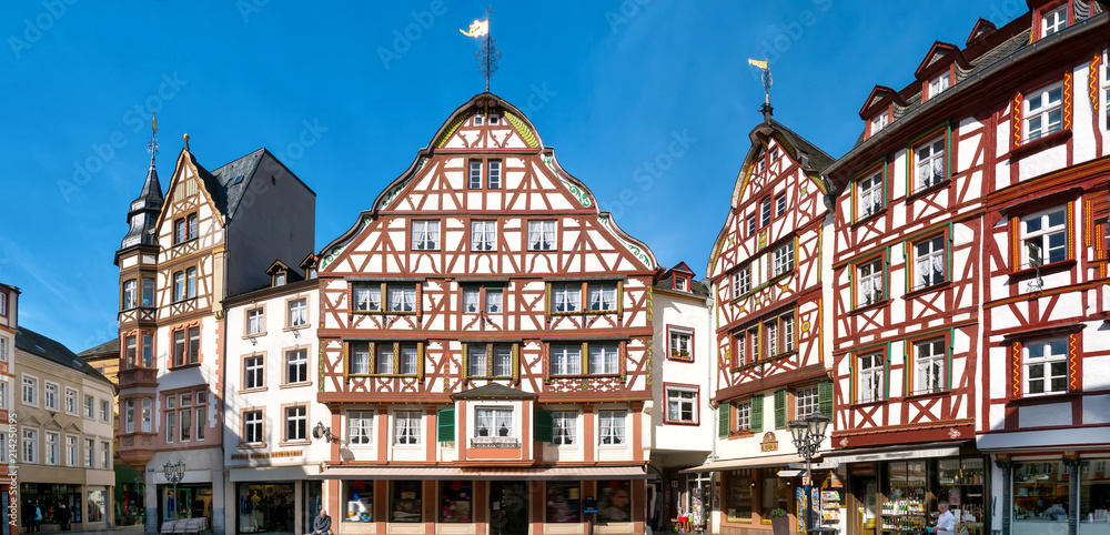 Obraz premium Bernkastel-Kues an der Mosel, Deutschland