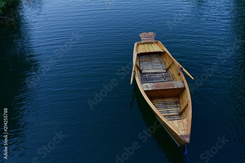 empty boat © Andreas