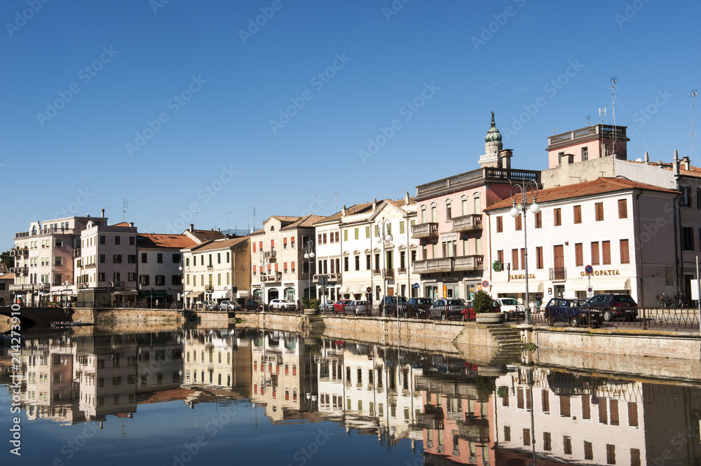 Uferpromenade am Canal Bianco, Stadt Adria, Provinz Rovigo, Region Veneto, Venezien, Norditalien, Italien, Europa