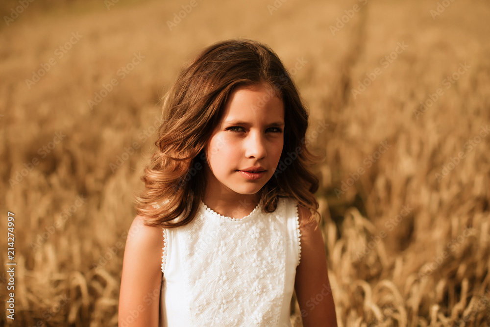 The young model. Photoshoots in the field The young model. Photoshoots in the field